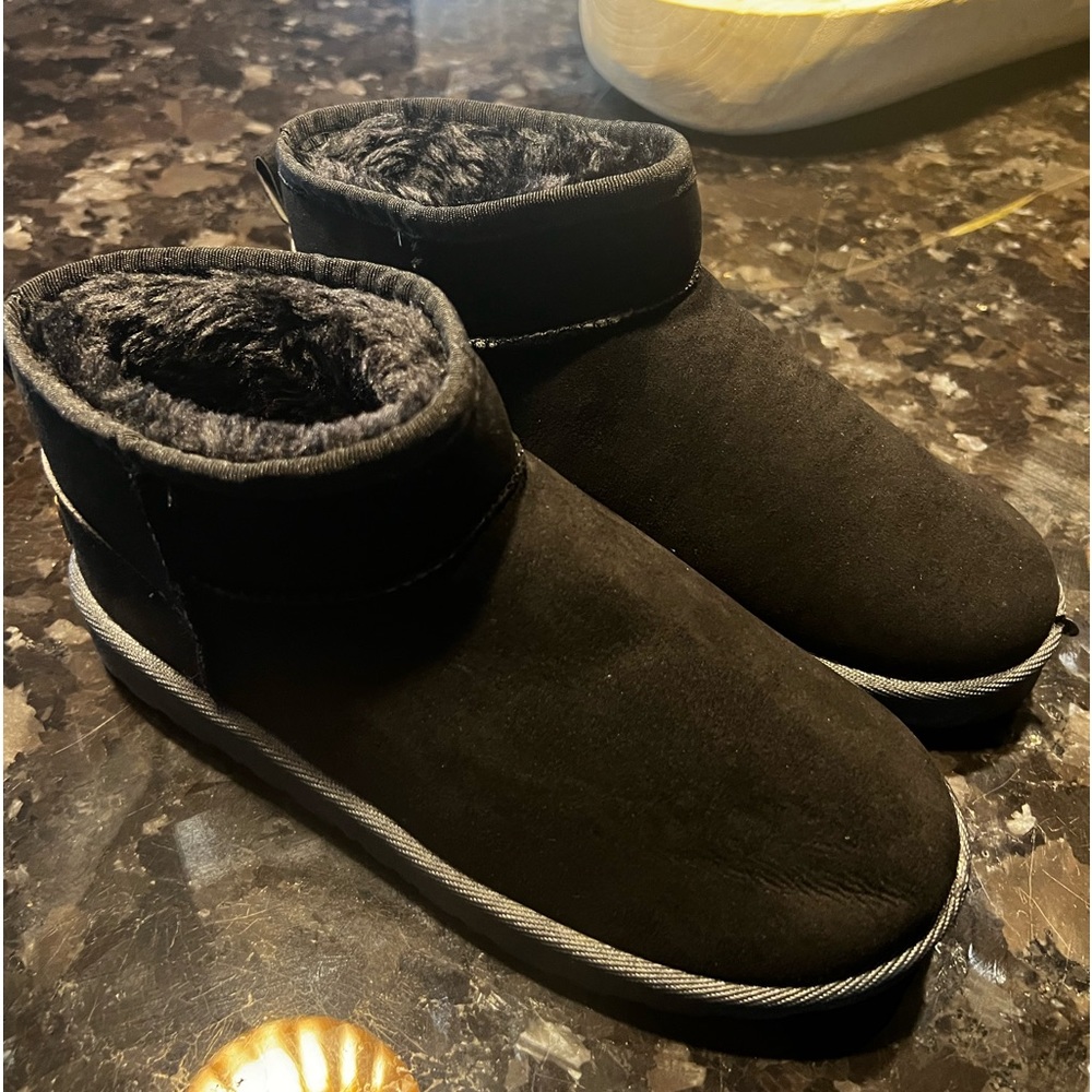 Casual Comfort Pull On Black Ankle Boots